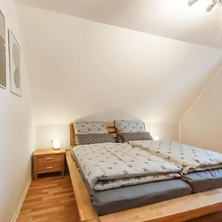 Apartment Awesome In Grammetal With Kitchen Daasdorf am Berge