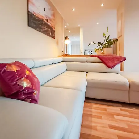 Apartment Awesome In Grammetal With Kitchen Daasdorf am Berge